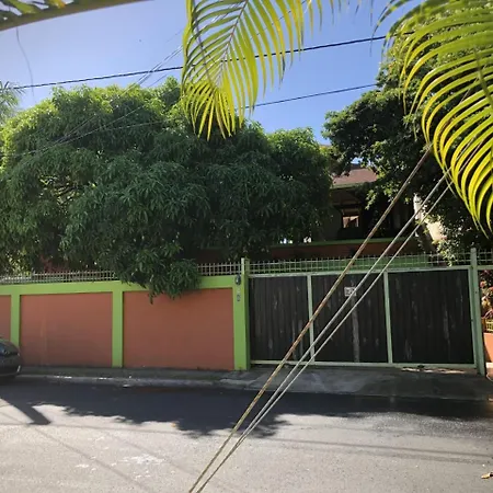 Guest House Costa Verde